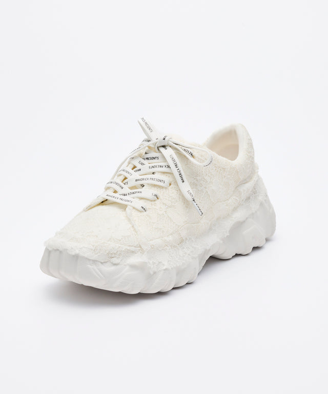 Bumpy Sole Lace Sneaker - White