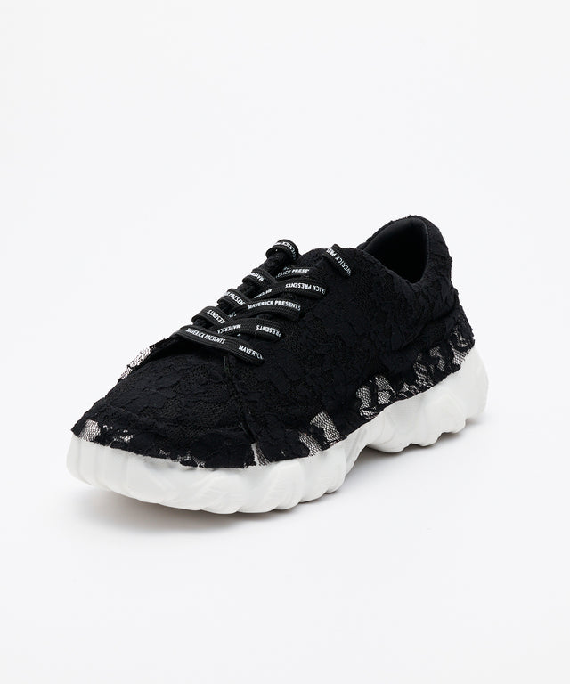 Bumpy Sole Lace Sneaker - Black