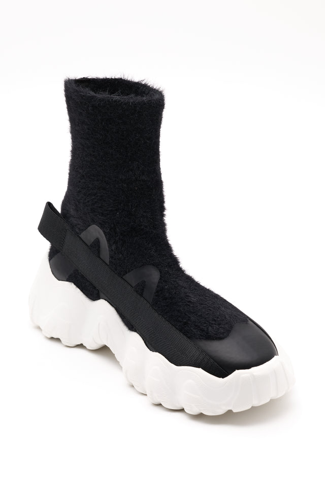 Short-Haired High-Top Sneakers