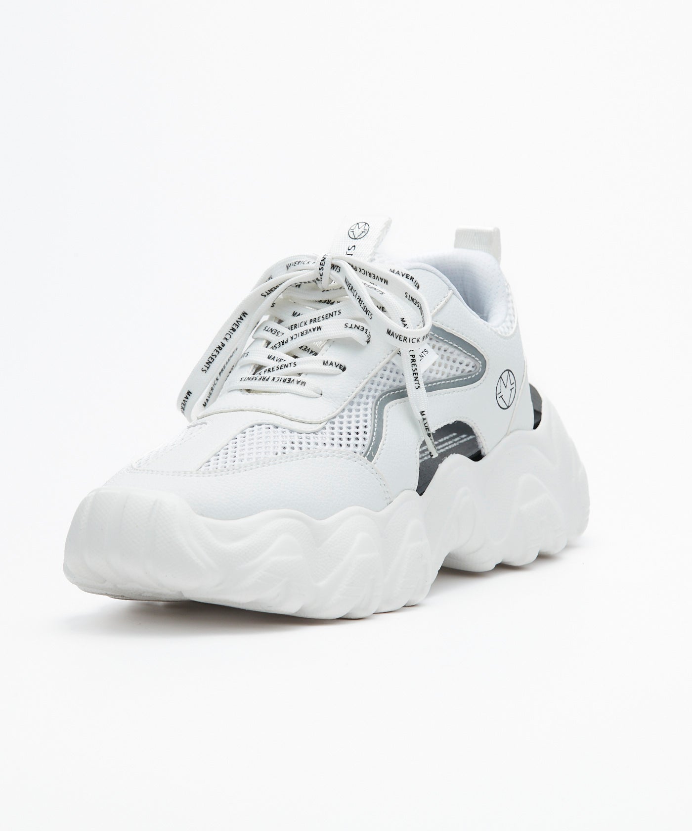 BASIC MADAME-T SMALL 白 White Embroidered Noodles T Shirt - TK Maxx UK