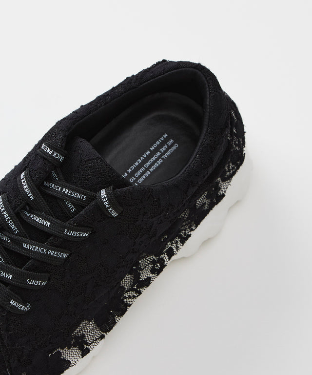 Bumpy Sole Lace Sneaker - Black