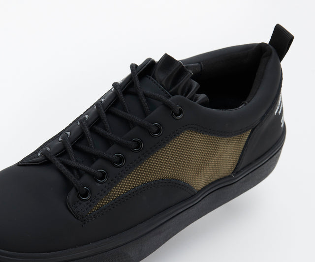 MAVERICK Classic Low-Cut Sneakers