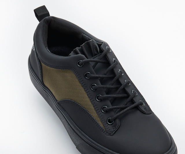 MAVERICK Classic Low-Cut Sneakers