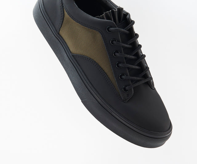 MAVERICK Classic Low-Cut Sneakers
