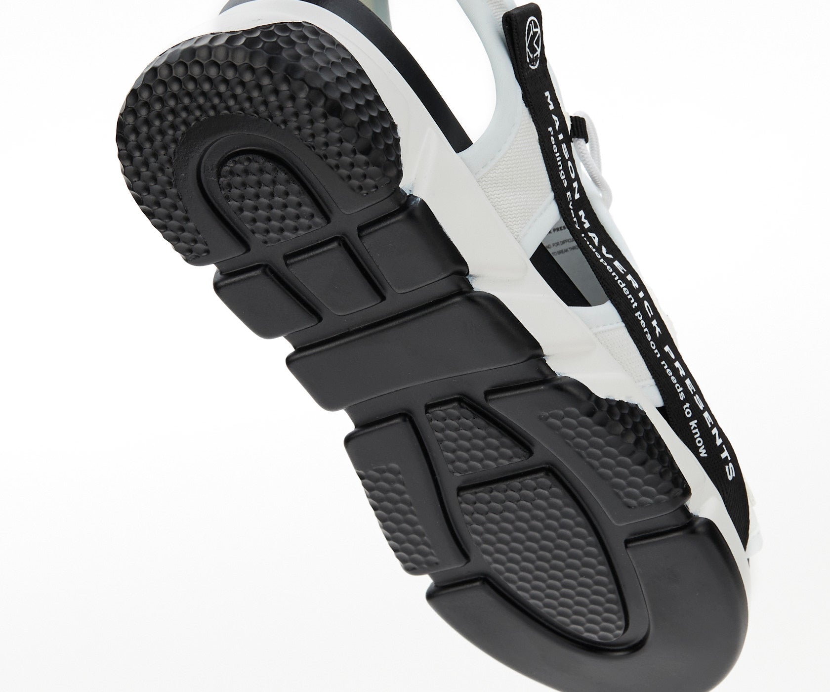 靴 MAVERICK Dad Sandal Sneakers - White MAVERICK Dad Sandal Sneakers - White – MAISON MAVERICK PRESENTS