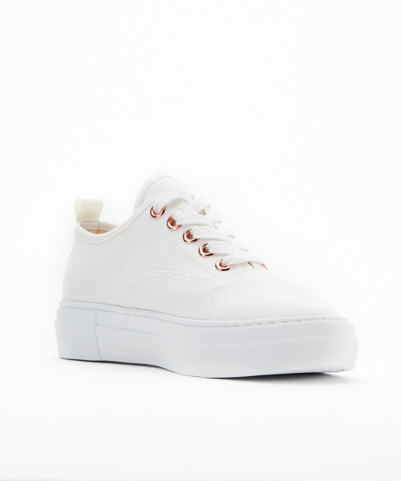 Classic Low-Cut Shoes - White – MAISON MAVERICK PRESENTS